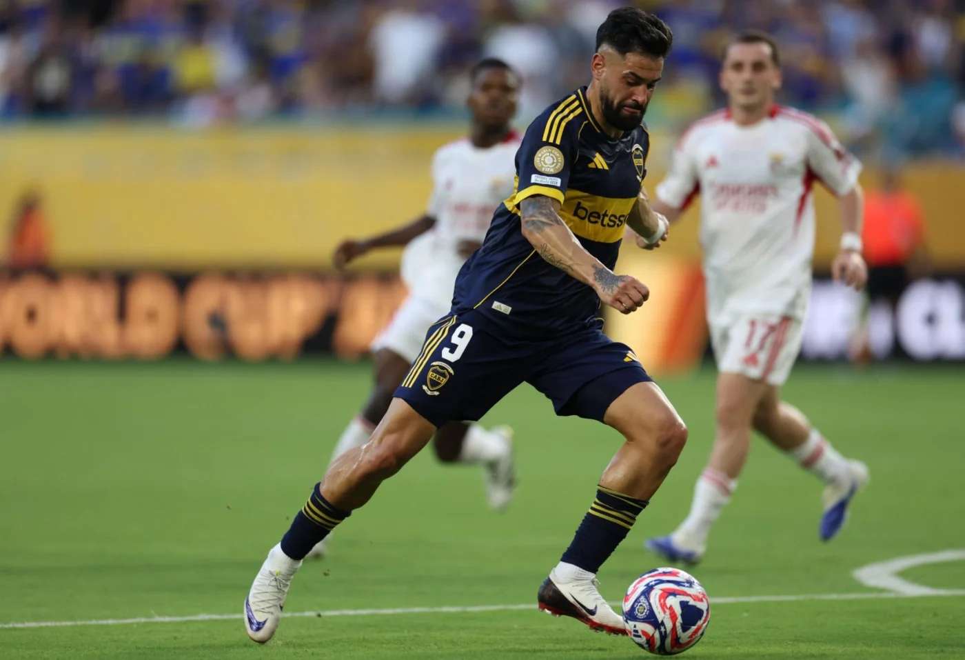 Pourquoi les joueurs de Boca Juniors ont repeint leurs crampons en noir