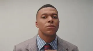 Vidéo : Kylian Mbappé fait le buzz avec son nouveau geste technique